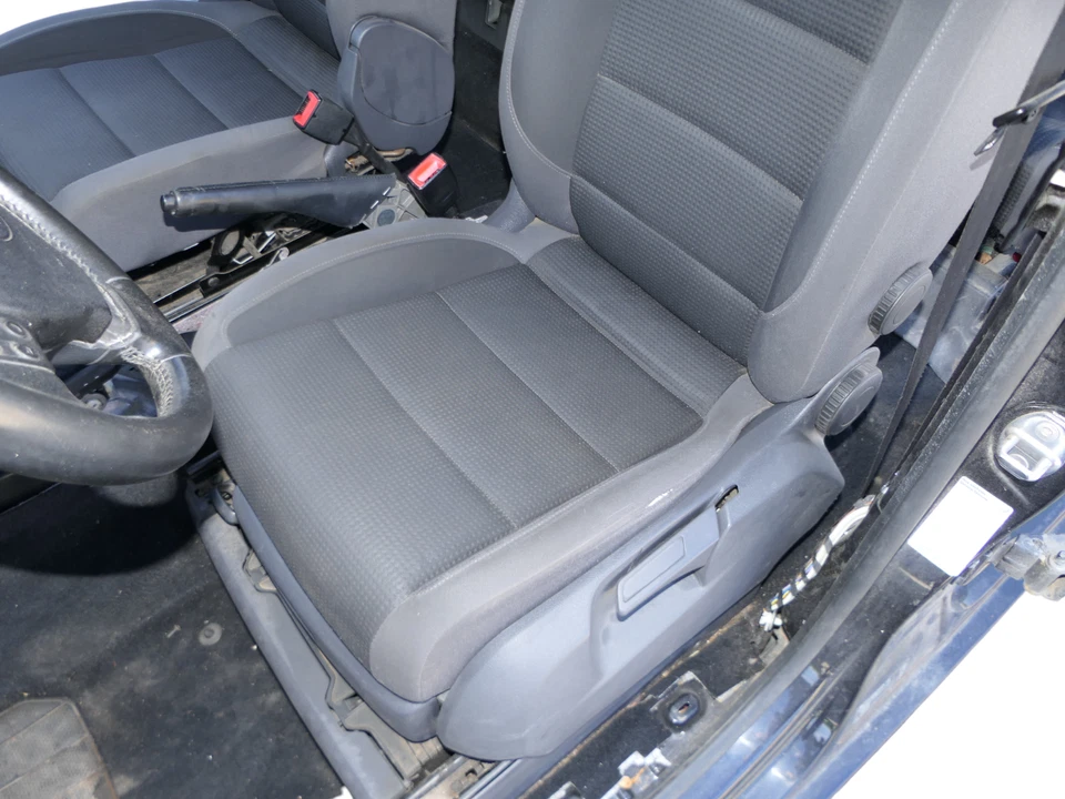 VW Touran 1T3 1T Sitz vorne links Fahrersitz Höhenverstellbar Tisch Sitzheizung - Bild 2 von 4