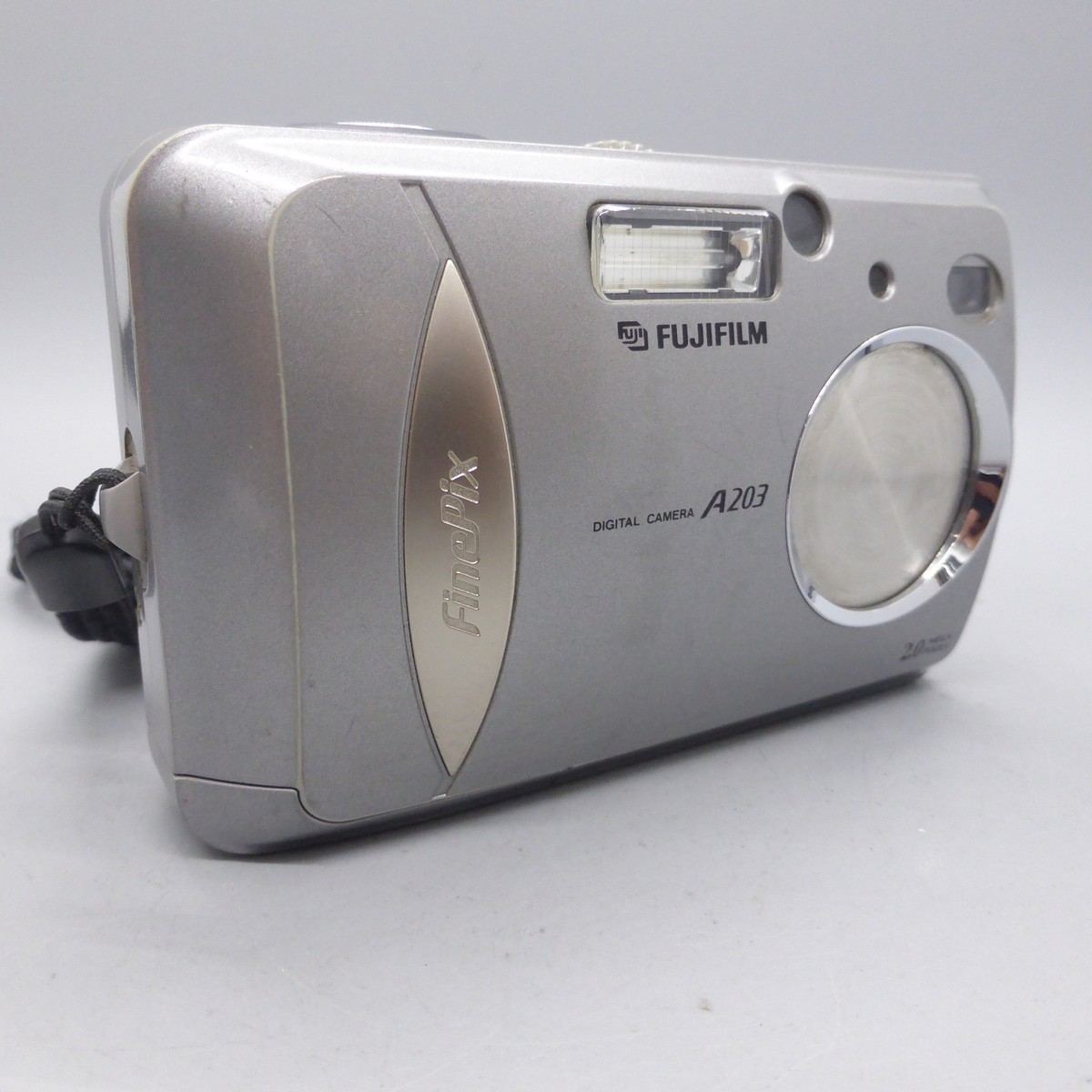 【通電確認済】FUJIFILM FinePix A203 ファインピクス Fujifilm FinePix A203 2.0MP Compact Digital Camera Silver Tested