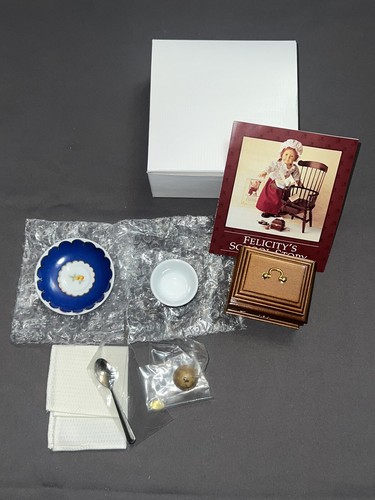 American Girl Doll Felicity's RETIRED & RARE Tea Lesson Set, Pleasant Co.