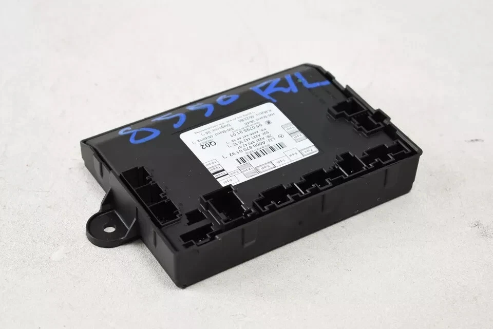 07-13 Módulo de control de puerta trasera Mercedes W221 S550 S63 AMG 0008700192 OEM Foto 3 de 4