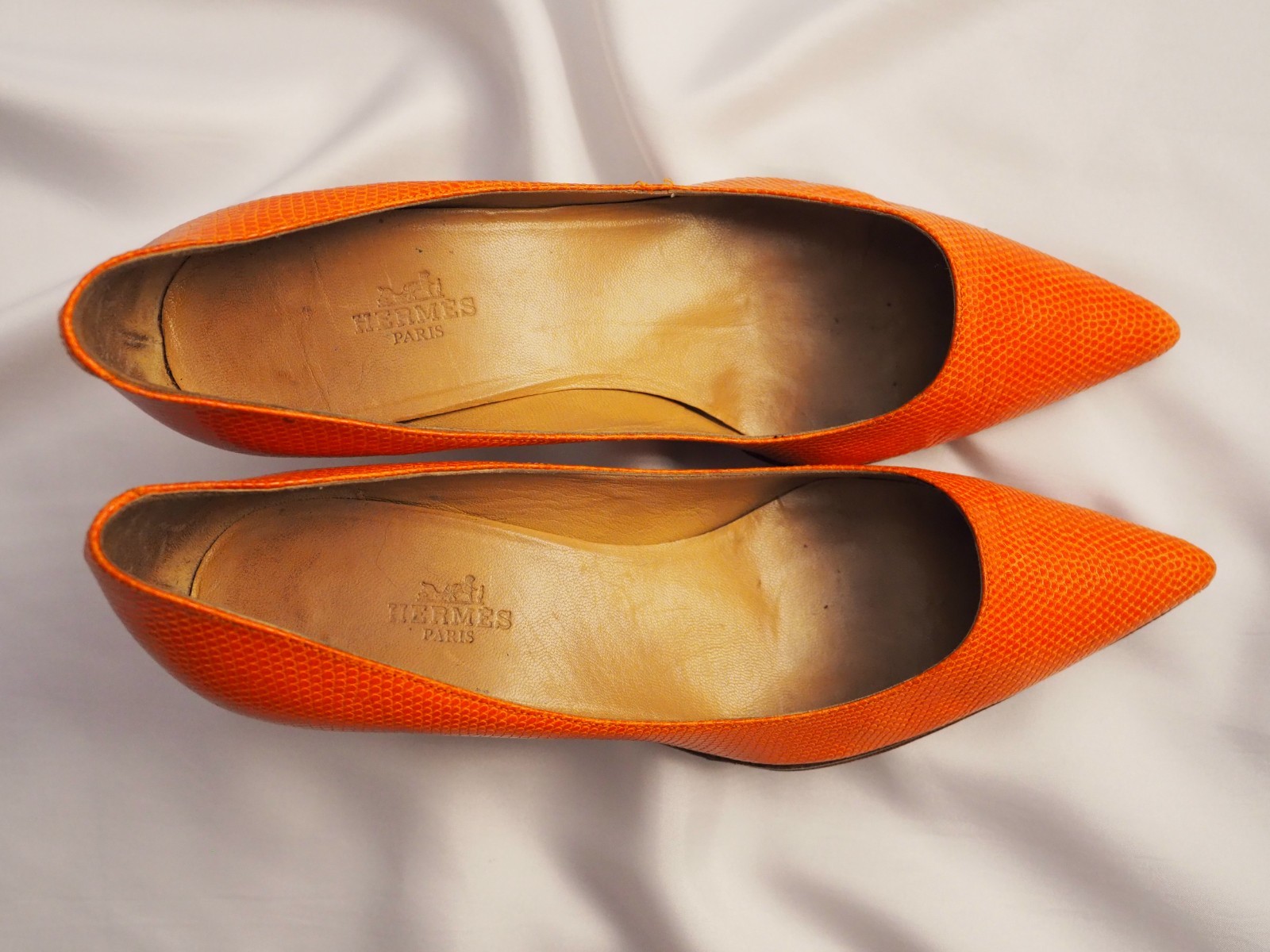 Vintage Hermès orange python leather pumps Size 3… - image 10