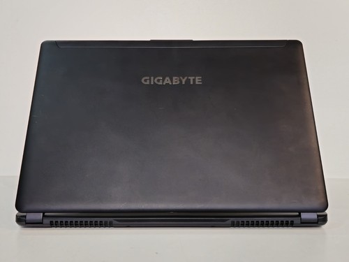 Gigabyte P35V6 15.6" Laptop i7-6700HQ 16GB Ram 256GB NVMe GTX 1070 Windows 10 - Picture 8 of 12