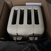 DeLonghi CT04.BG 4 Slice Standard Toaster