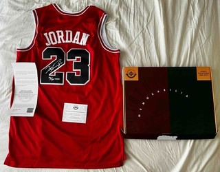Chicago Bulls Michael Jordan Autographed Jersey Upper Deck Authentic COA & Box