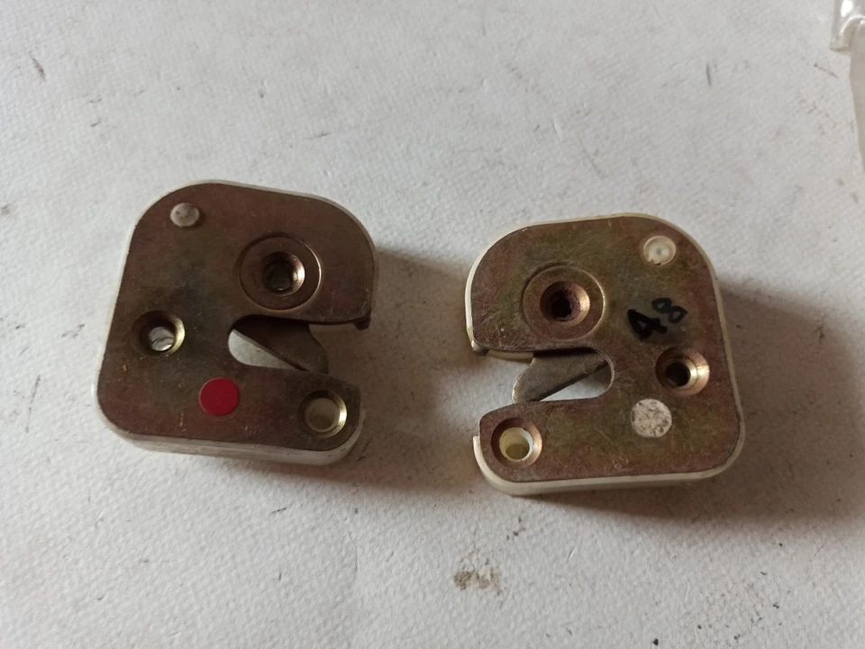 2 loquets de serrures neuves gauche et droite CITROEN CX - Photo 2/4