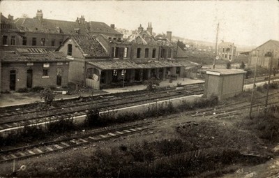 Foto Ak La Bassée Nord, Bahnhof, Kriegszerstörung I. WK - 11404837