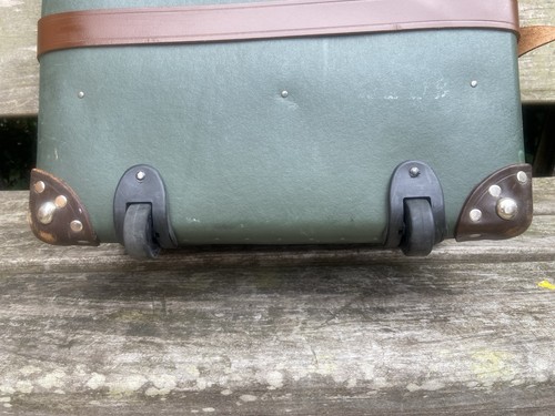 Rare Globe-trotter 2 Wheel Medium Check-in Suitcase Harrods Buckingham Green - Picture 11 of 22