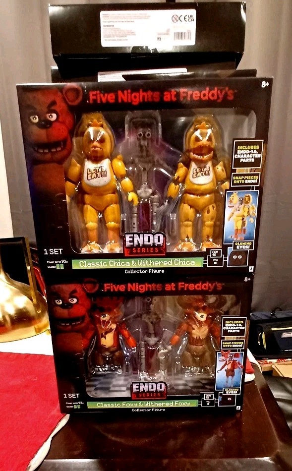 Jazwares Five nights at freddy's Foxy Withered Chica Figure Endo