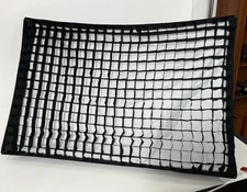 Godox Softbox with Bowens Speed Ring and Grid (31.5 X 47.2 ) great cond.