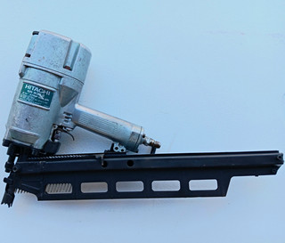 Hitachi NR83A2 3 1/4 in Pneumatic Air Strip Framing Nailer