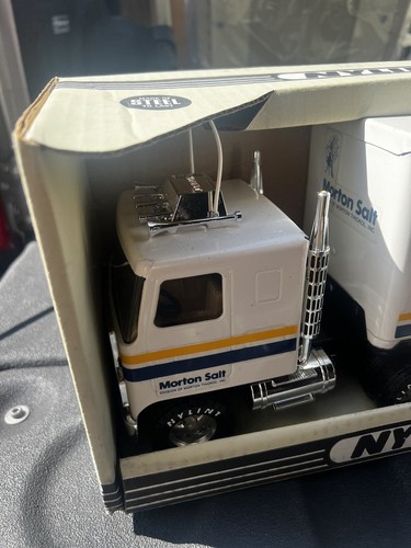 Vintage Morton Salt Nylint Pressed Steel 18 Wheeler Semi Truck, MIB c1990 - Picture 2 of 9