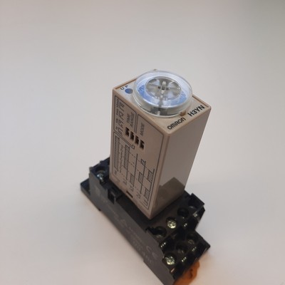 Omron H3YN-4 24VDC Multifunktionstimer 0,1s-10min 4PDT 30VDC 5A Schalter