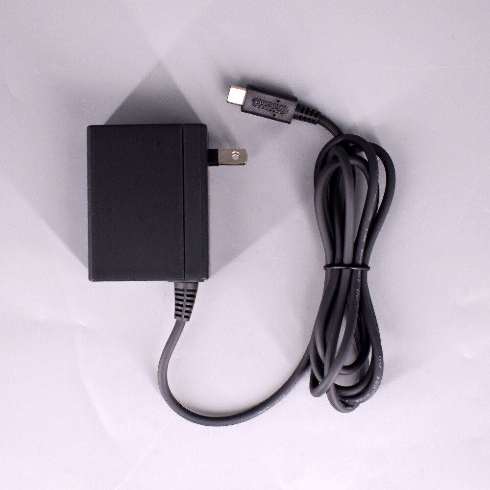 UE7011中古　Nintendo Switch 「本体、充電器」 UE7011中古 Nintendo Switch 「本体、充電器」 Amazon.com: Geek