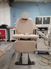 Oakworks 100 Series Procedure Chair