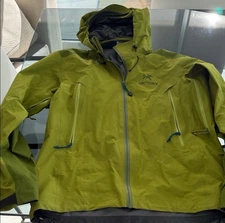 Arc’teryx Beta AR Hardshell Jacket Green Lime Size Medium Vintage Rain Shell