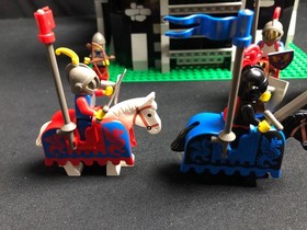 Lego 6085 Castle Black Knights Black Monarch's Castle Knights Knights Castle 1988
