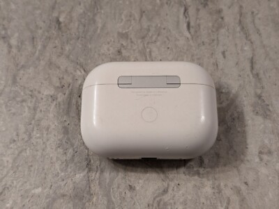 Apple AirPod Pro 2 (2nd Gen) Charging Case LIGHTNING A2700 Genuine