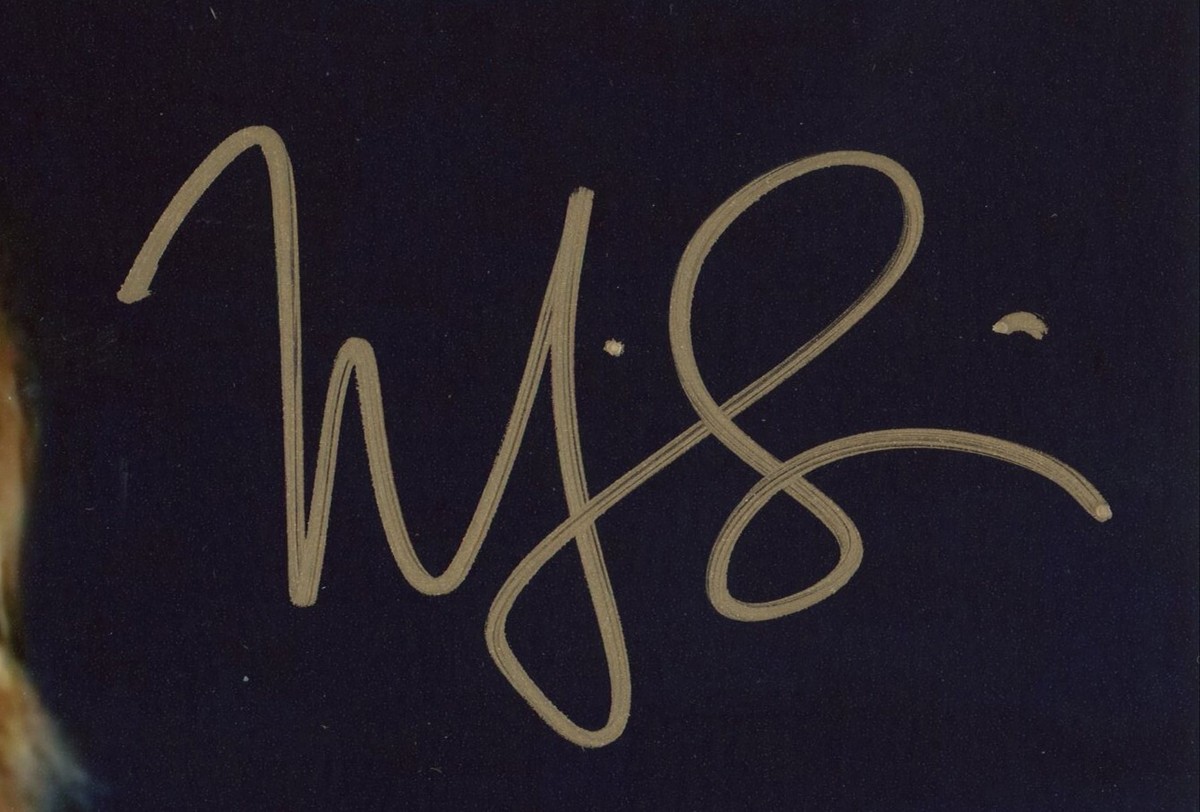 Mira Sorvino Signed Unframed 8×10 Horizontal Headshot Photo | eBay