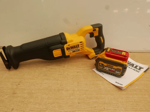 DeWalt DCS389 54V Flexvolt Brushless Recip Saw Bare Unit + DCB546 6 ah battery - Picture 1 of 5