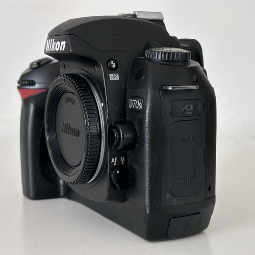 Nikon D70s DSLR with AF Nikkor 28‑80mm f/3.3‑5.6G Kit–8,332 Shutter Count - Picture 6 of 21