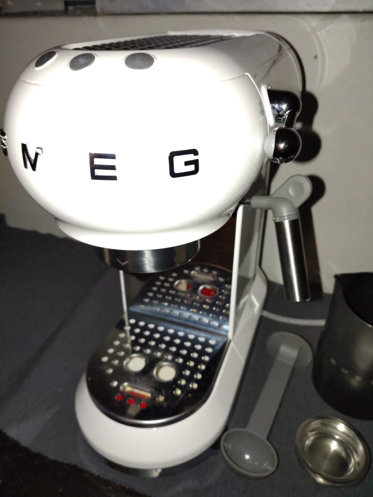 SMEG 50's Retro Style Coffee Machine - White