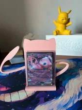Stand Mew per carte Pokémon – perfetto per Top Loader