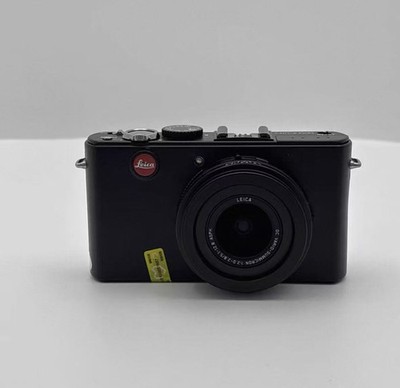 Good Condition Leica D-LUX 4 Digital Camera W/SD Card Charger