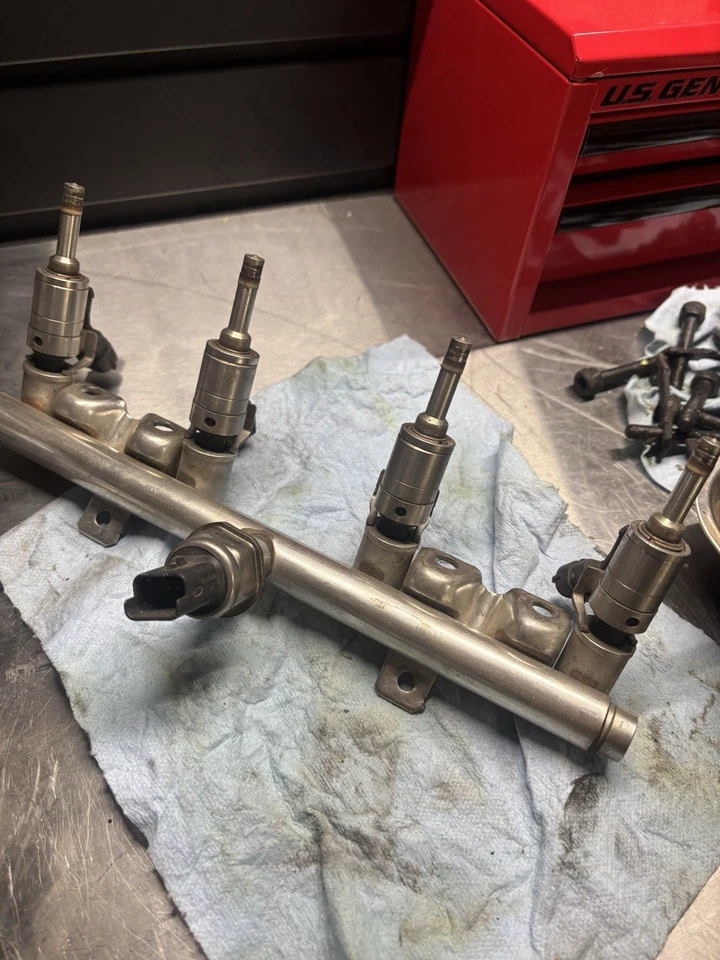 07-16 Mini Cooper S 原始设备制造商 JCW 燃油导轨和喷射器 — 第 2/4 张图片