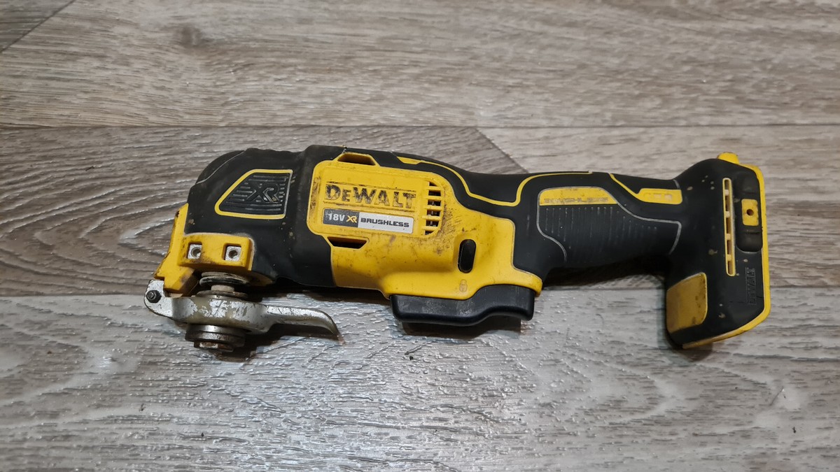 DEWALT 18V DCS355 Brushless Oscillating Multi Tool Body Only UK