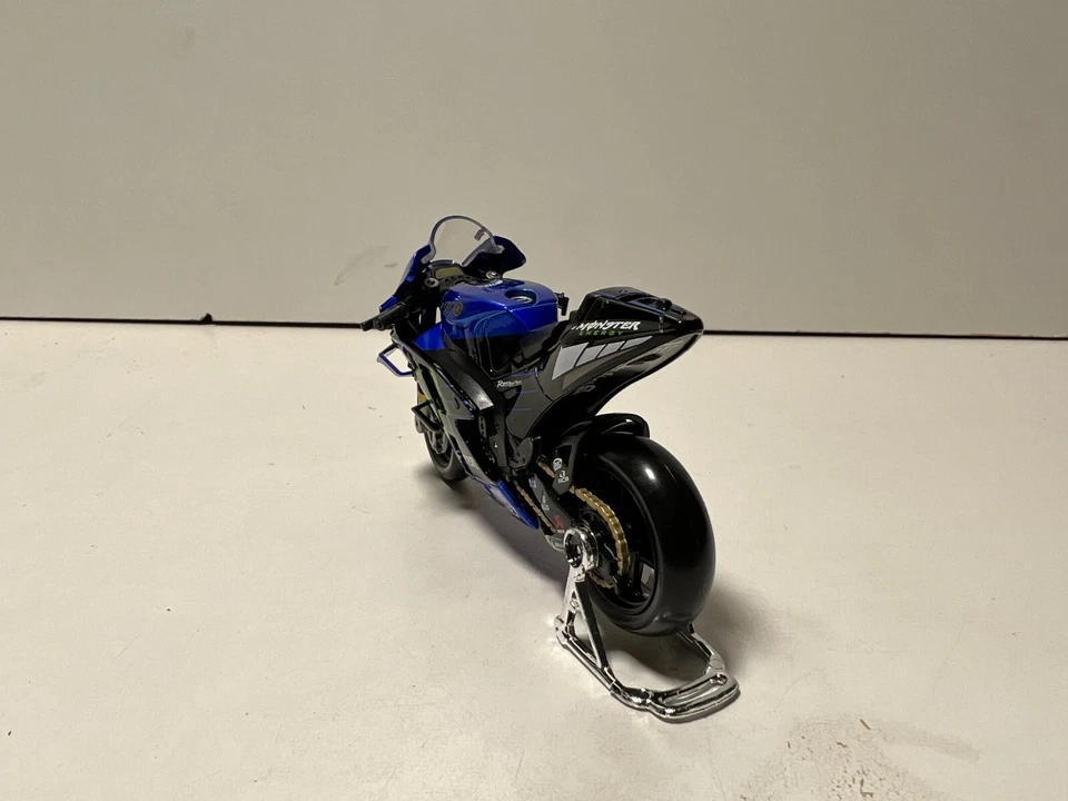 Yamaha M1 YZR Team 2021, #21 Franco Morbidelli, Monster Moto GP, Maisto 1:18 - Bild 3 von 4