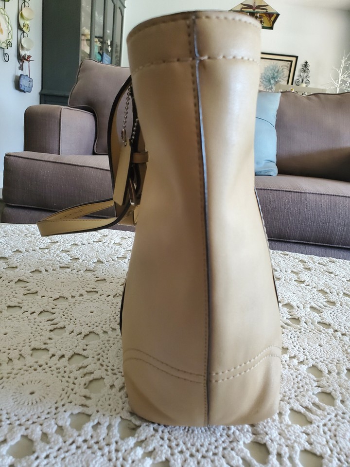 COACH East West Gallery F13098 Tan Leather Shoulder Hand Carry Tote Bag