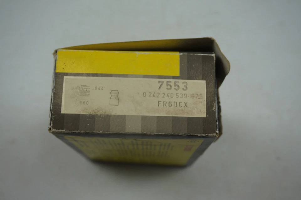 BOSCH FR6DCX #7553 SPARK PLUGS PACK OF 10 NOS - Image 3 of 4