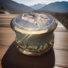 Silver Scout "Spirit of the Wilderness" music box "Born Free" by Eddie LePage
