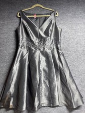 Elegant Silver Sleeveless Cocktail Dress with Beaded Waist Detail