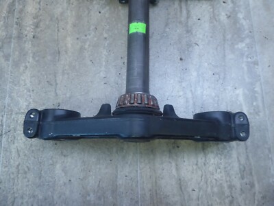 1988 Kawasaki ZX750 F Ninja K782) triple tree steering stem