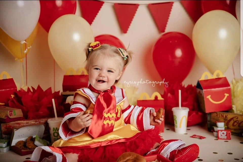 Vestido McDonald's hecho a mano talla 12 meses Foto 3 de 4