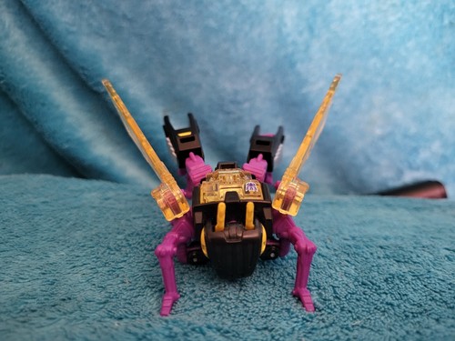 Hasbro Transformers titans return Insecticon kickback - Picture 8 of 8