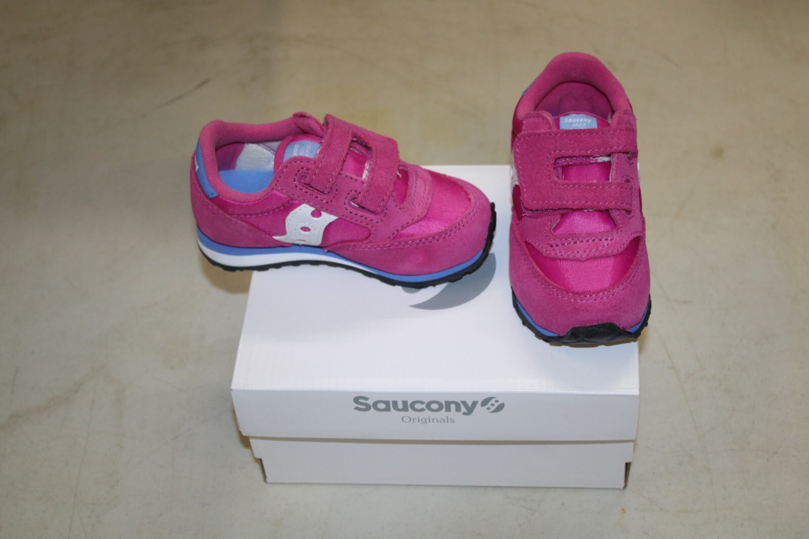 Size 5 Magenta/white Free Shipping