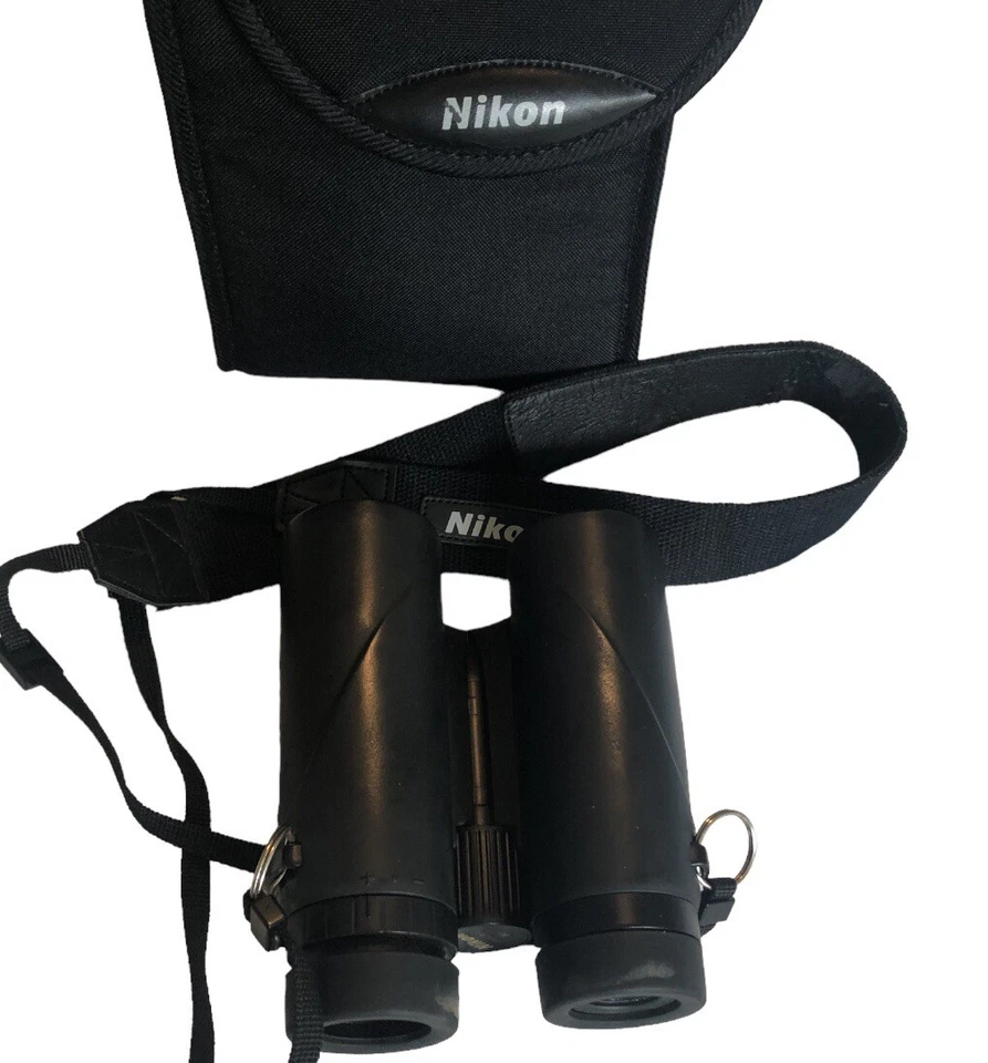 NIKON..10x42 trailblazer Binoculars with a carrying case - Image 2 of 3