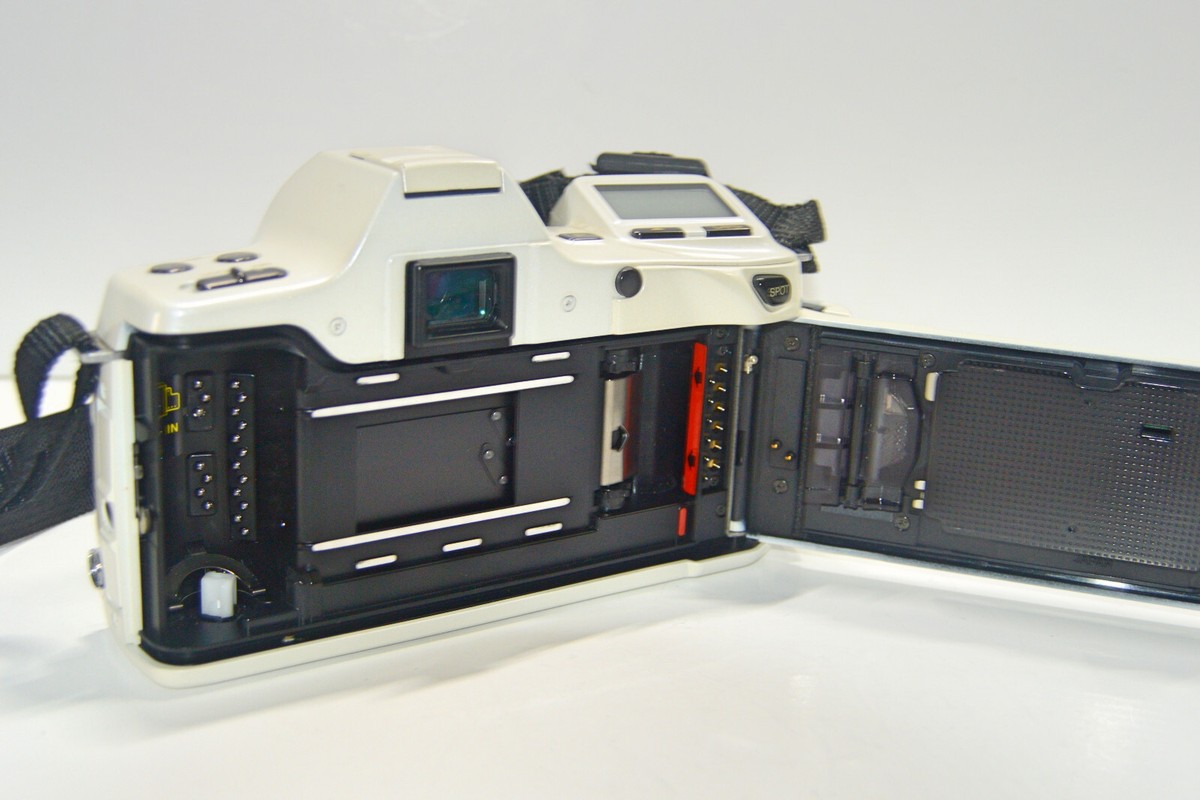 minolta α8700i Minolta A α Alpha 8700i Mir Limited AF Zoom Film Camera