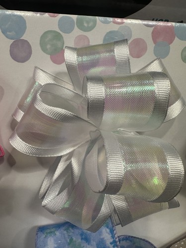Kirkland Signature Wire Edged Ribbon 50 yards X 1.5 inches Red/White Christmas - Picture 9 of 10