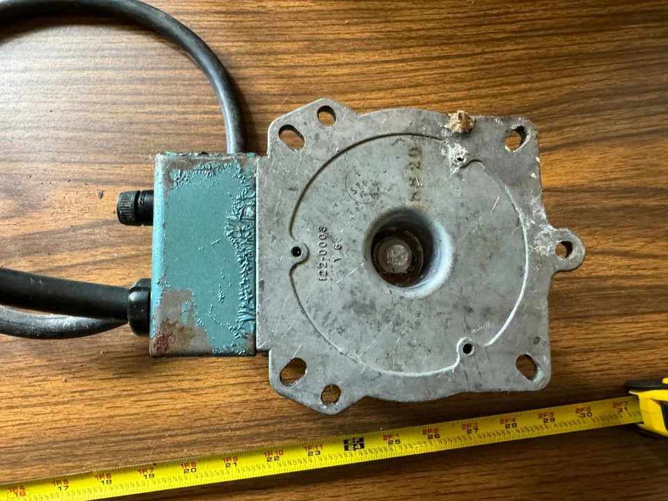 STACO Variable AutoTransformer 1210 120v 0-120v 60hz - Image 3 of 4