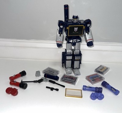 Hasbro Transformers Masterpiece MP-02 Soundwave With Cassettes [TRU Exclusive]