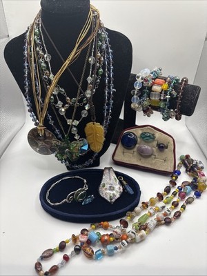 JOB LOT MODERN AND VINTAGE GLASS BEAD COSTUME JEWELLERY