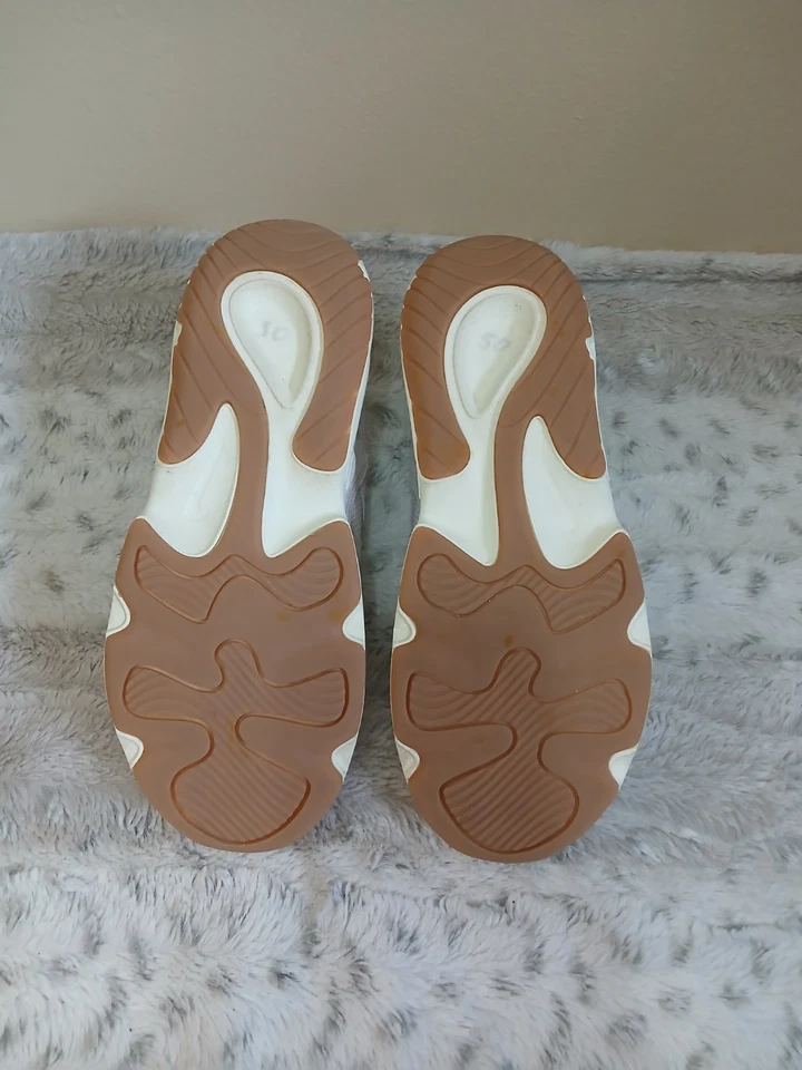 Nike Lavender Sneakers - Women's 9 - Image 4 of 4