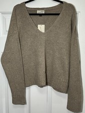Universal Thread Women  s Pullover V-Neck Light Brown/Tan Sweater Large