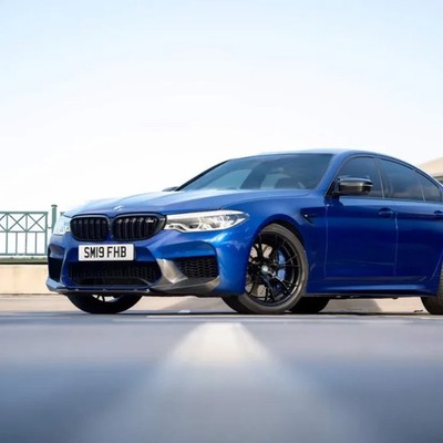 BMW F90 M5 Kohlefaser Mittelsplitter - S Style Mittellippe in Kohlefaser