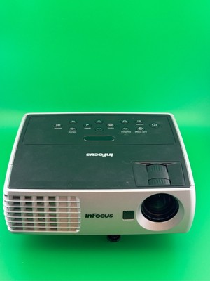 InFocus IN1102 DLP Projector bundle 2200 ANSI HD 1080p + Remote + Cables +Case