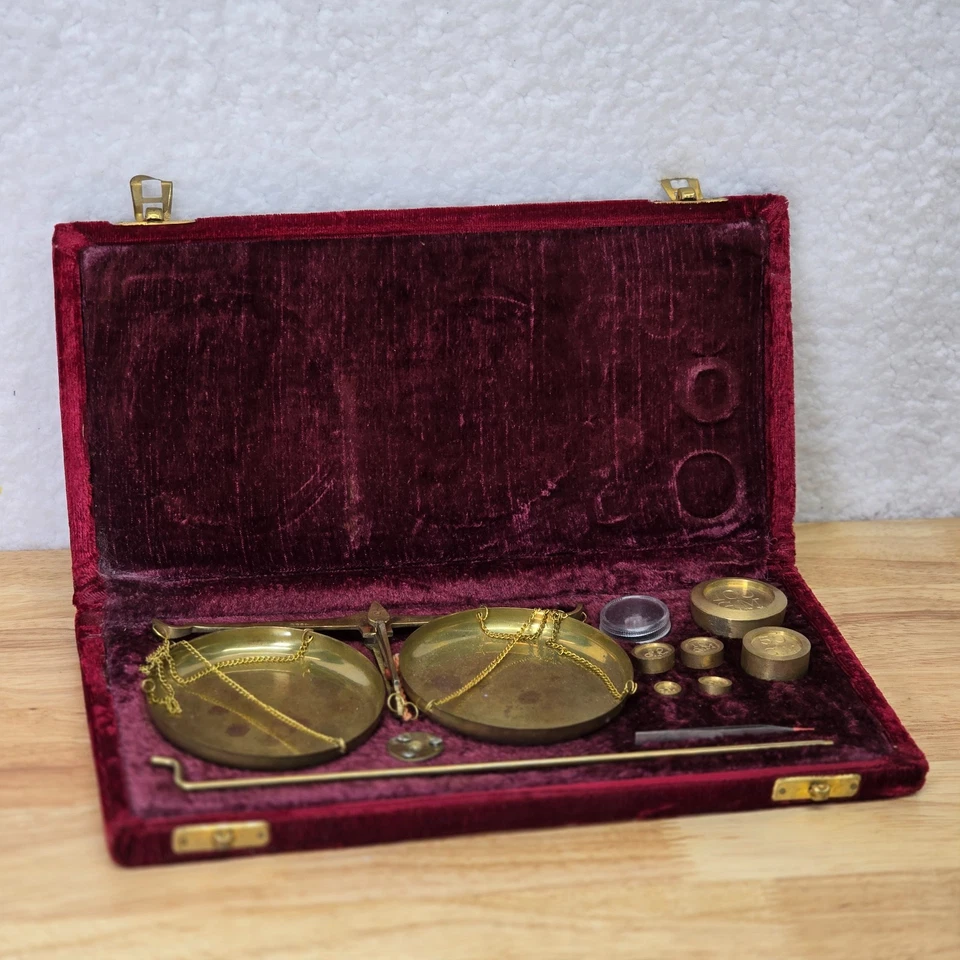 Báscula colgante de latón de bolsillo para joyeros de colección y pesas de equilibrio con caja roja Foto 3 de 4