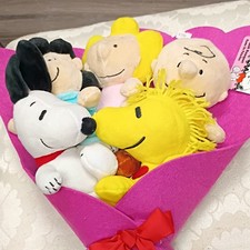 Peanuts Plush Bouquet Snoopy Woodstock Charlie Brown Lucy Sally Multicolor A248
